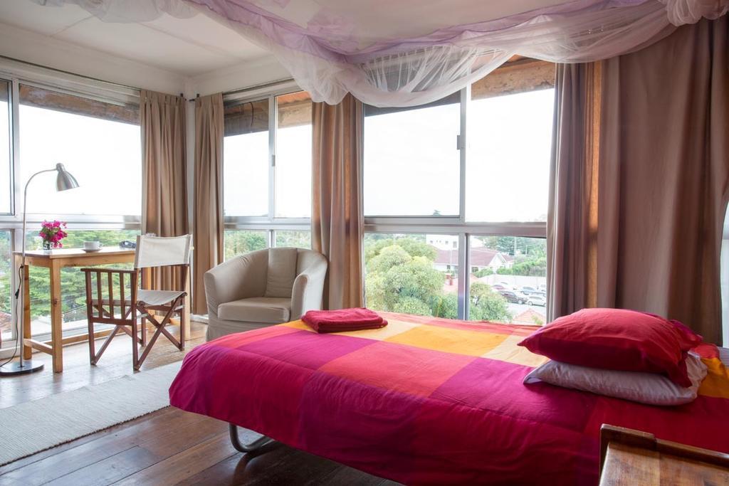 Q-Bar & Guesthouse Dar es Salaam Phòng bức ảnh