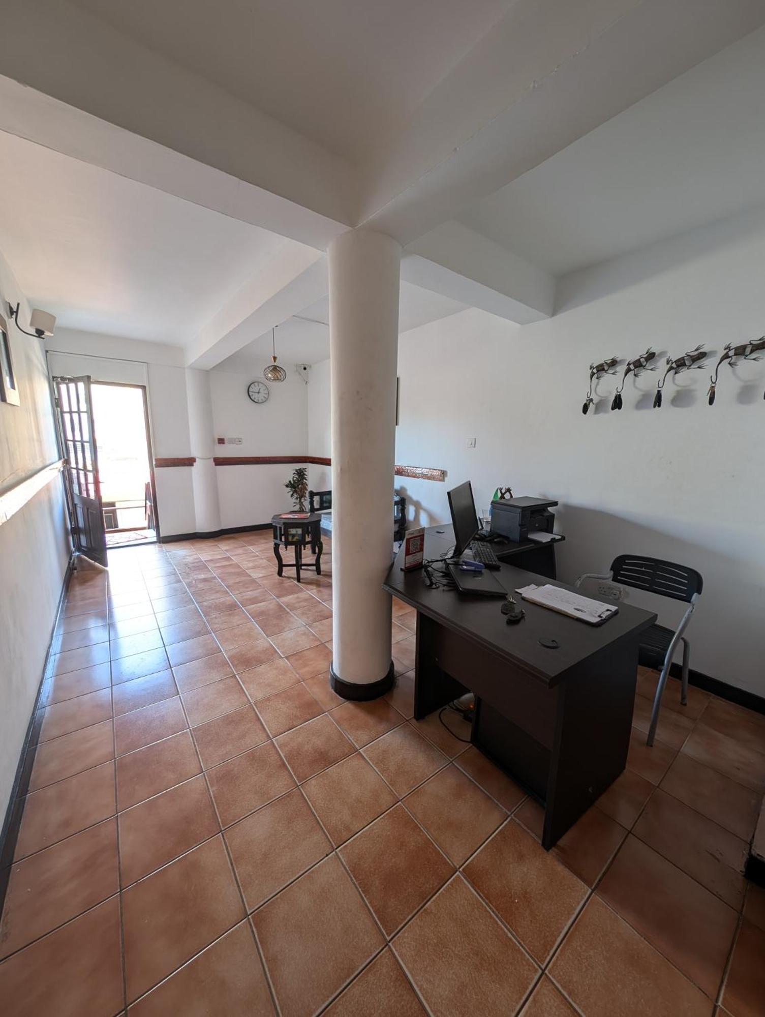 Q-Bar & Guesthouse Dar es Salaam Ngoại thất bức ảnh