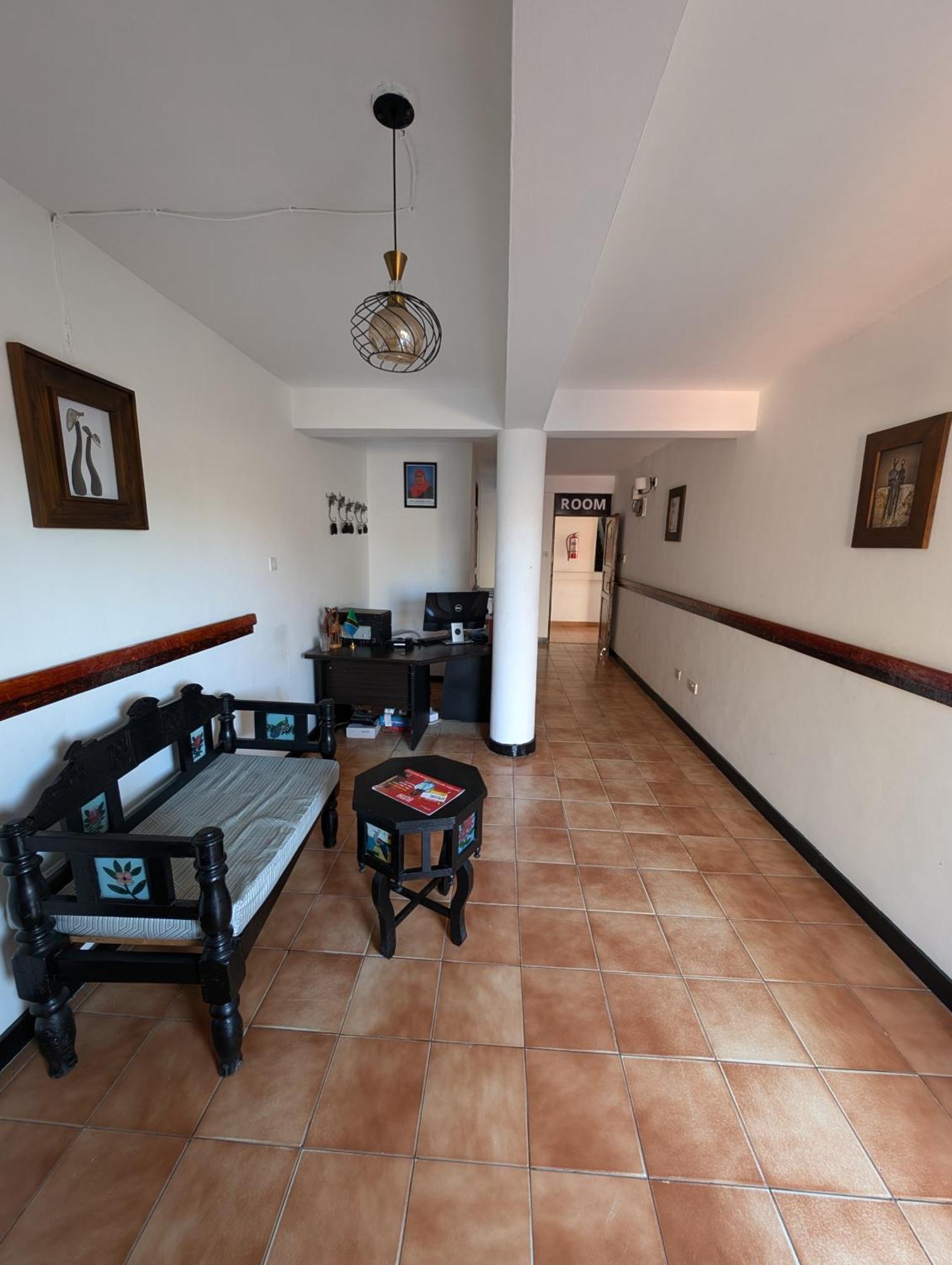 Q-Bar & Guesthouse Dar es Salaam Ngoại thất bức ảnh