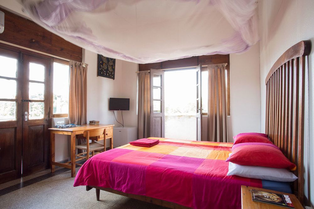 Q-Bar & Guesthouse Dar es Salaam Ngoại thất bức ảnh