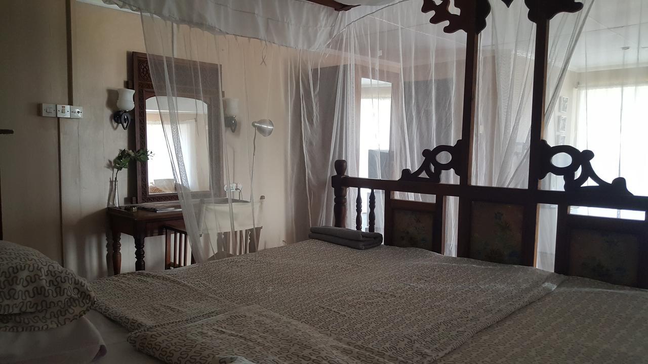 Q-Bar & Guesthouse Dar es Salaam Ngoại thất bức ảnh
