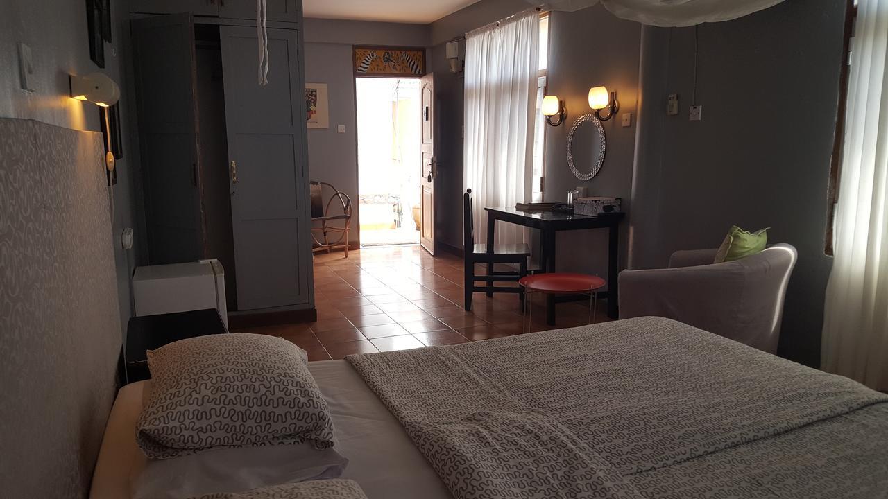 Q-Bar & Guesthouse Dar es Salaam Ngoại thất bức ảnh